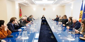 Maia Sandu a discutat despre referendumul privind aderarea Moldovei la UE cu câțiva jurnaliști și formatori de opinie